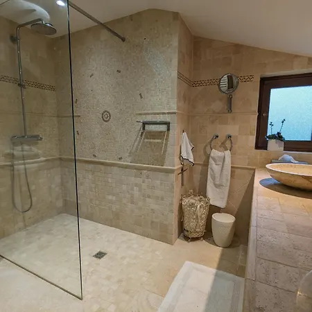 漠林鲁豪德旅馆 3* Montboyer