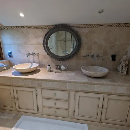 漠林鲁豪德旅馆